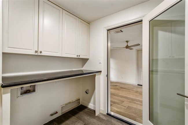 Building Photo - 427 Ashford Forest Dr
