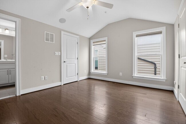 Building Photo - 2179 Half Moon Pl NE