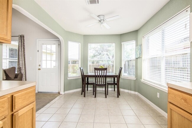 Building Photo - 22907 Sebastian Dr