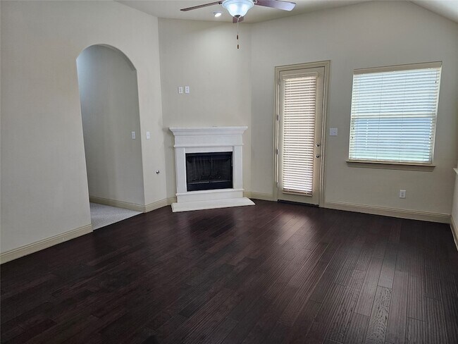 Building Photo - 4012 Eaton Park Dr