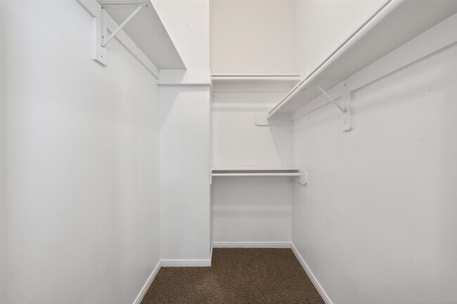 Building Photo - 2804 Chenevert St