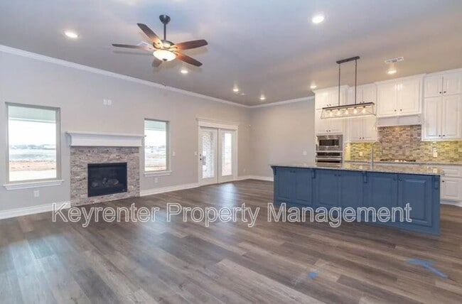 Building Photo - 1017 NE 34th Terr