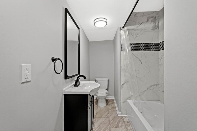 Building Photo - Beautiful 3 bedroom home in Coraopolis available June 1!