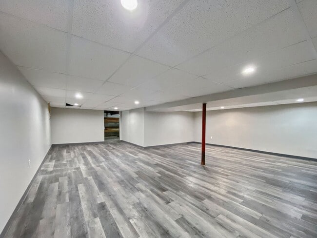 Building Photo - Stunning 4-Bed, 2.5-Bath Corner Lot Home with Modern Upgrades & Detached Garage – Move-In Ready!