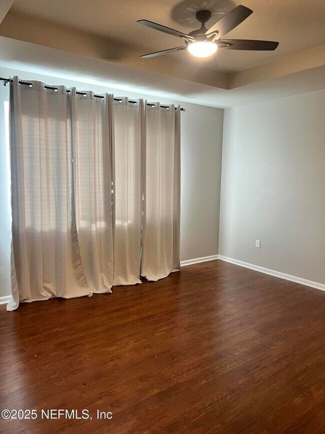 Building Photo - Flagler Station Townhome 3/2.5 - 2 car garage - 2000+ square feet