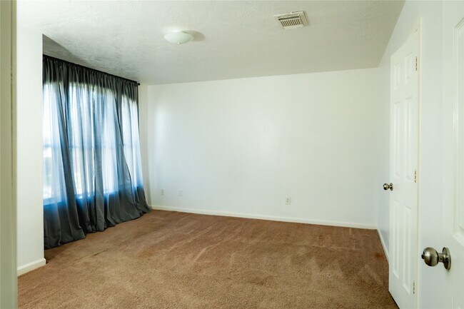 Building Photo - 3807 Gardenia Bend