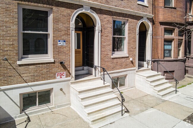 Building Photo - The Calvert