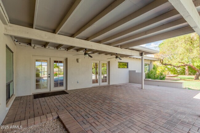 Building Photo - 12641 N 70th Pl