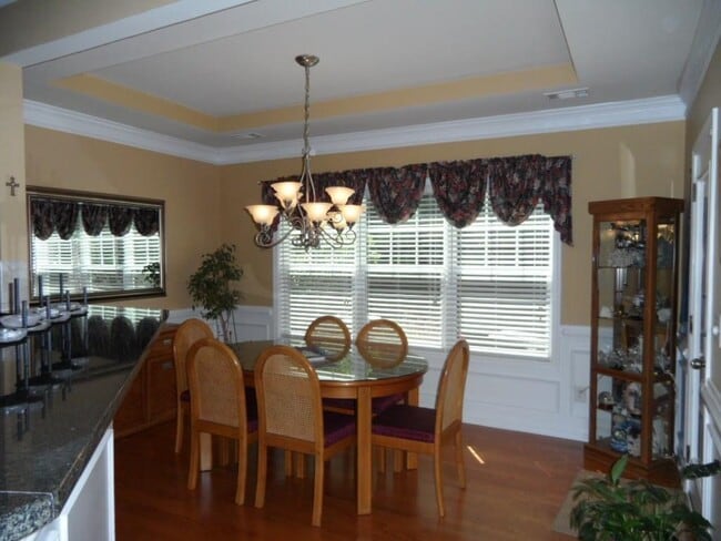 Building Photo - 5040 Hastings Terrace