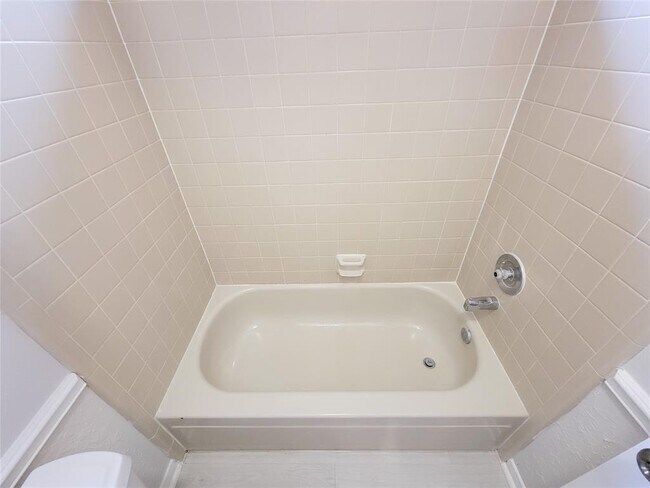Building Photo - 12910 Golden Rainbow Dr