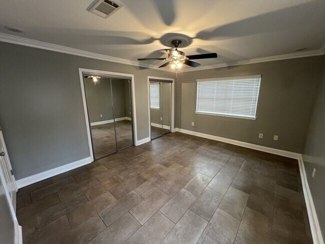 Building Photo - Charming 3 Bedroom Home in a Prime Zachary Location & School District!