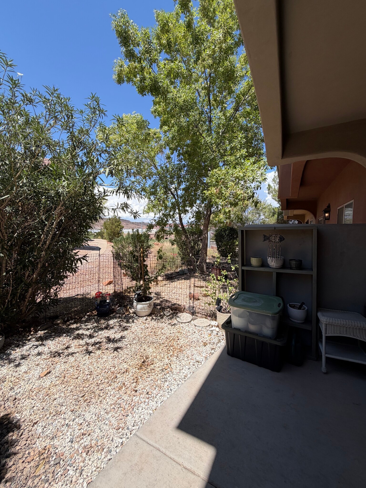 Building Photo - 2075 S Sir Monte Dr