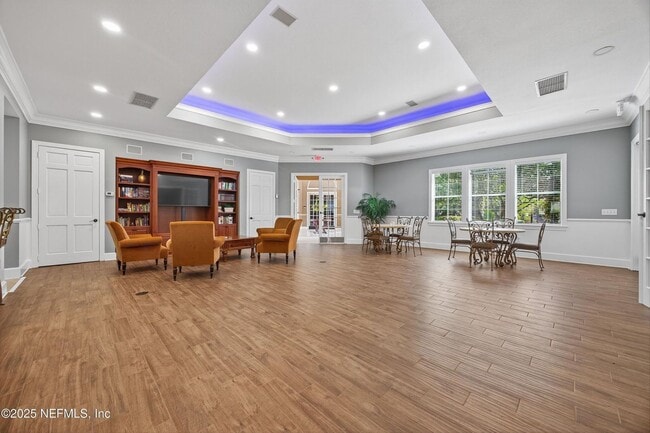 Building Photo - GROUND-LEVEL, 2-bedroom, 2-bath condo loca...