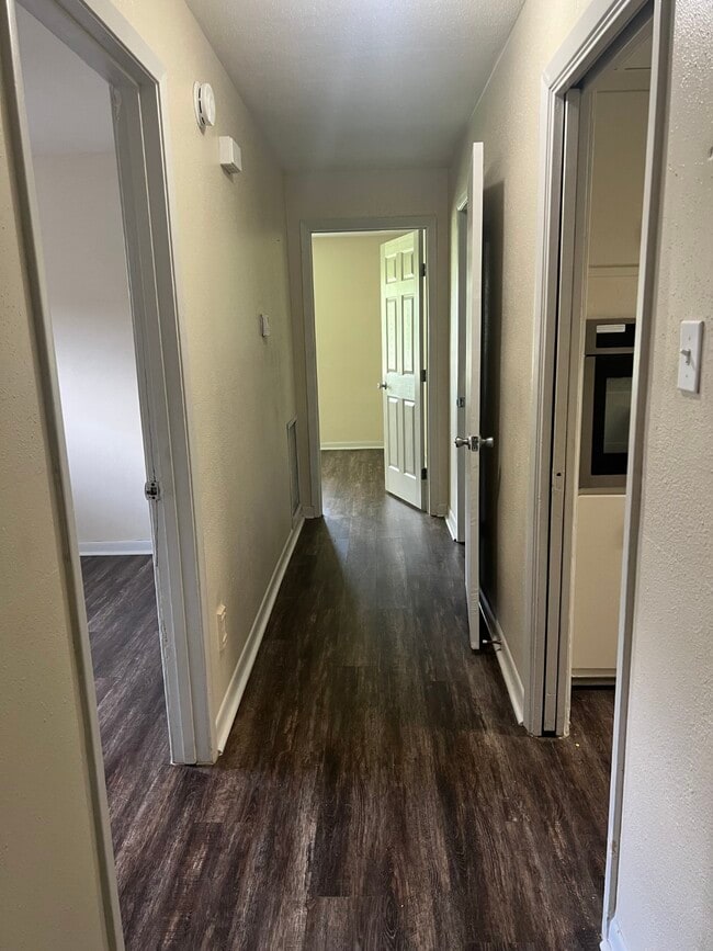 Building Photo - 375 Littlejohn Dr