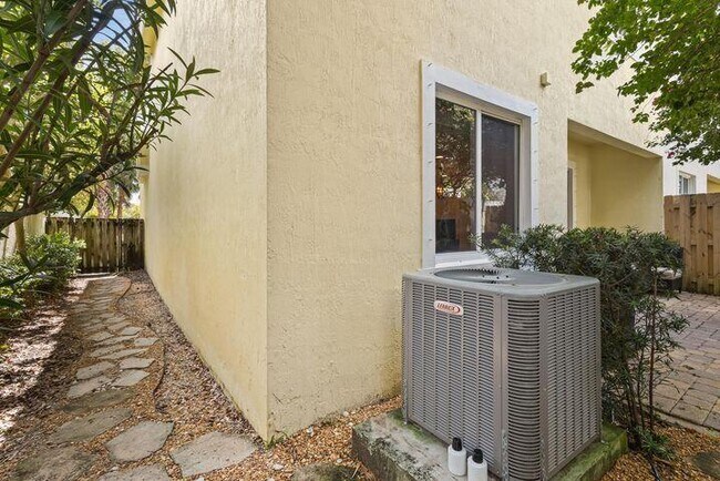 Building Photo - 1801 Coastal Bay Blvd