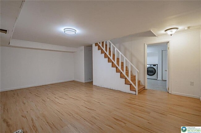 Building Photo - 5650 Greens Dr