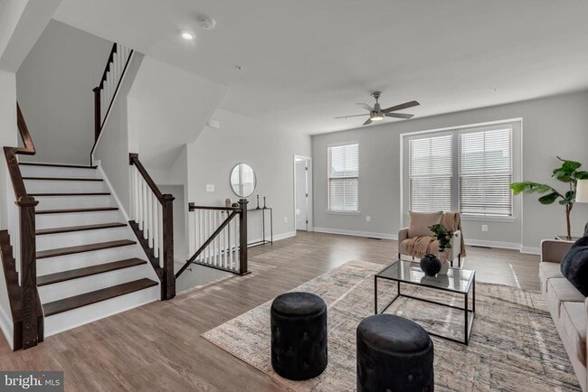 Building Photo - 14910 Townshend Ter Ave