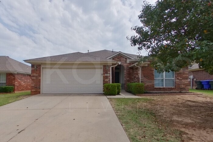 Primary Photo - 113 Great Oaks Dr