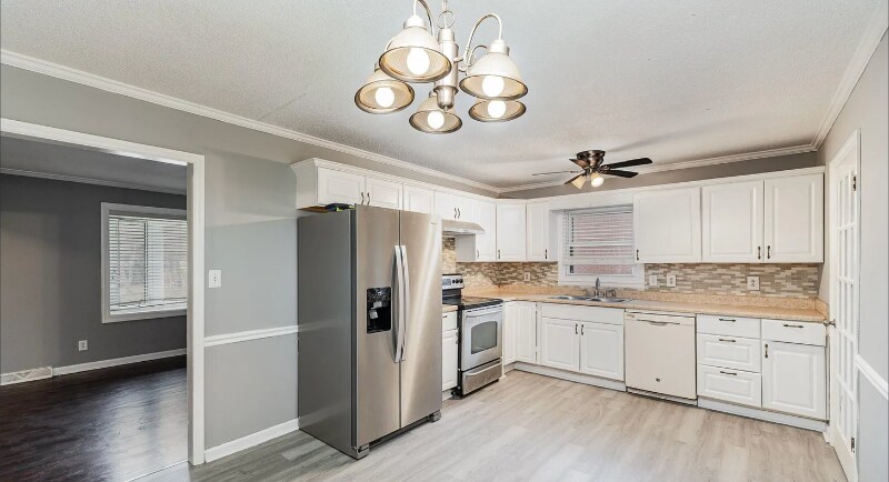 Building Photo - 4815 Carriage Dr Cir
