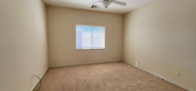 Building Photo - Spacious 5-Bedroom Home in Gated Las Vegas Community