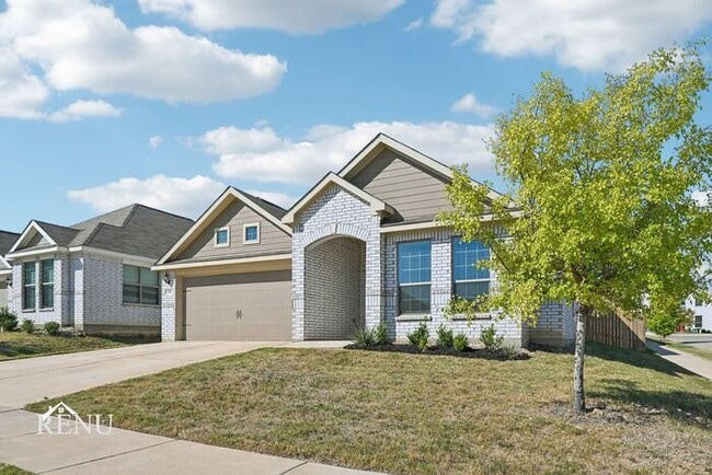 Building Photo - 332 Ridgeland Oak Dr