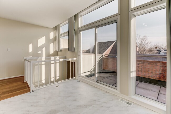 Building Photo - 138 Welcome Aly