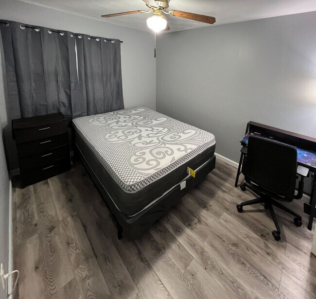 Building Photo - Charming Fully Updated 3-Bedroom Home with...