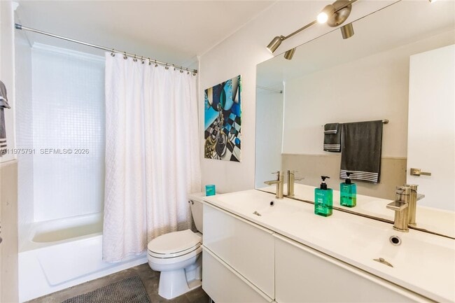 Building Photo - 1000 West Ave