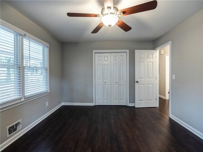 Building Photo - 4745 Hillside Dr