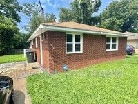 Building Photo - 314 Woodview Ave