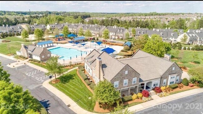 Building Photo - Immaculate 5bd 3bd Berewick home with many newly upgrades!