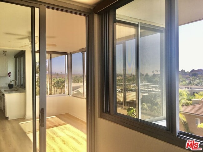 Building Photo - 8701 Delgany Ave