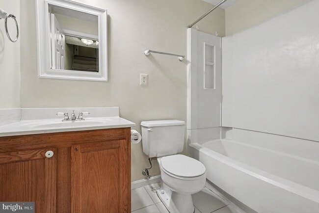 Building Photo - 15067 Maple Glen Ct