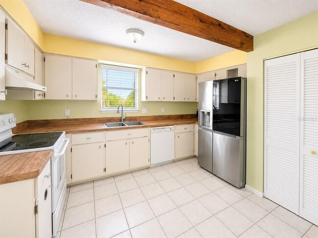 Building Photo - 60 Beachcomber Ln