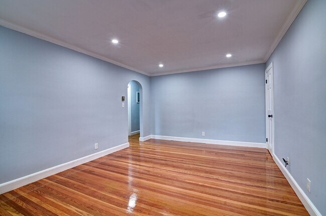 Building Photo - 191 Fenno St