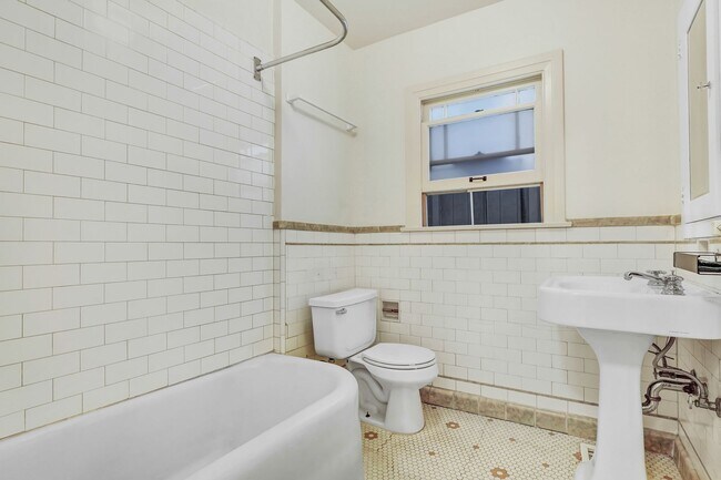 Building Photo - Charming Apartment in Venice