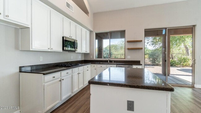 Building Photo - 3441 W Little Hopi Dr