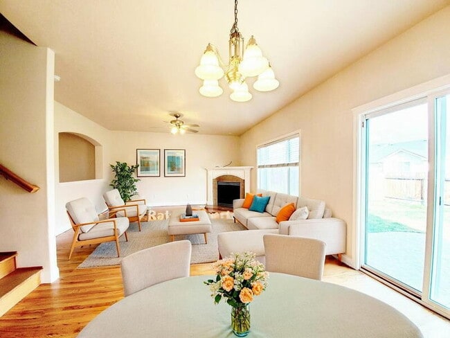 Building Photo - 11550 W Tahiti St