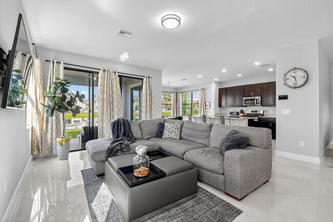 Building Photo - 7303 Estero Dr