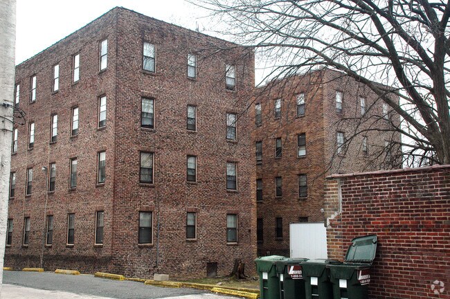 Building Photo - Oak Lynne Apartments