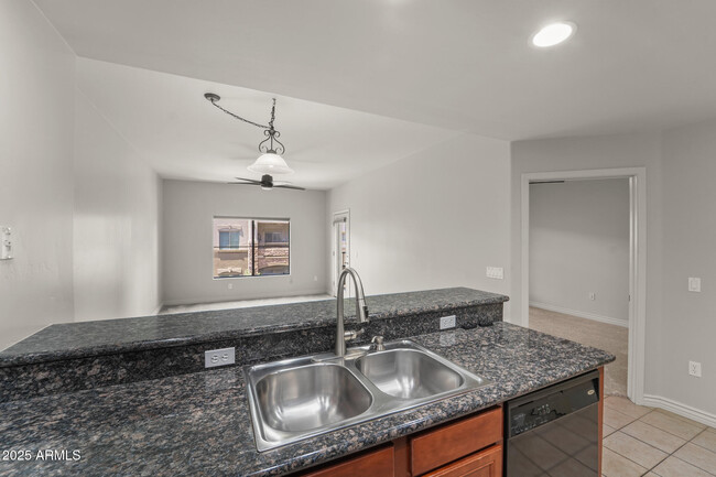 Building Photo - 5350 E Deer Valley Dr