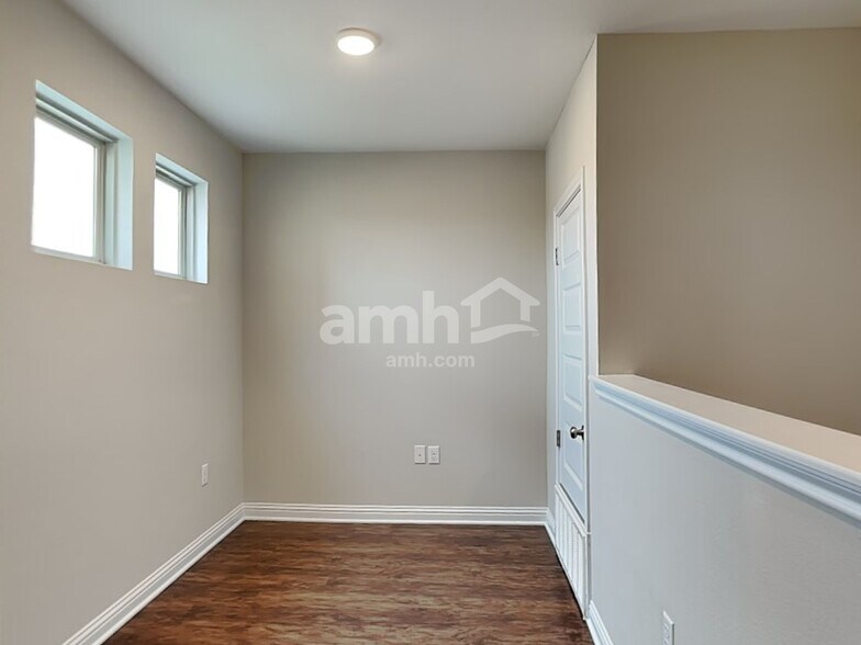 Building Photo - 6101 Gerard Dr