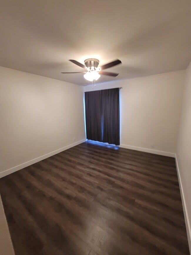 Building Photo - 745 E Bradley Ave