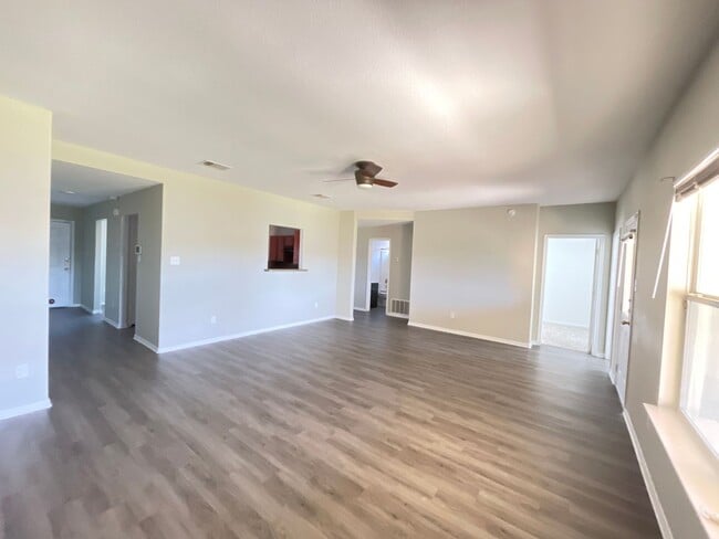 Building Photo - 3406 Doffy Dr