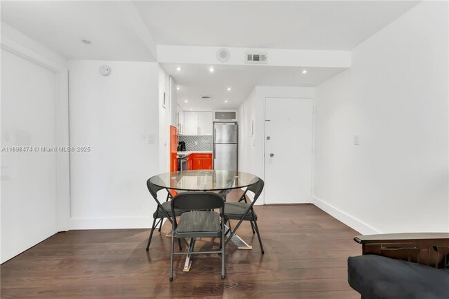 Building Photo - 5555 Collins Ave