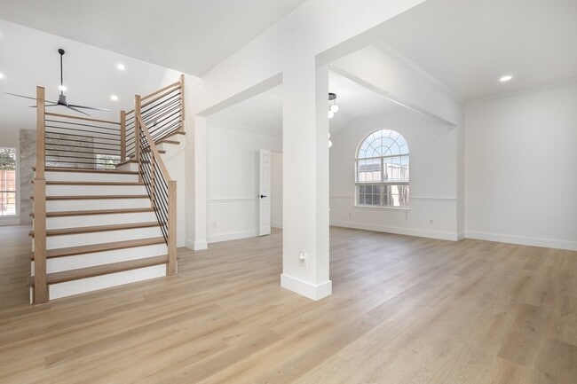 Building Photo - 2325 Flanders Ln