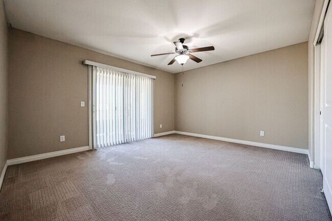 Building Photo - COMING SOON! Great Location!Stunning 6-bedroom Plus 7, 4.5-bathroom home located in Chandler