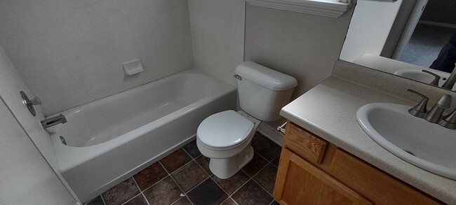 Building Photo - Quaint Home in Eagle Mountain w 2 car garage!