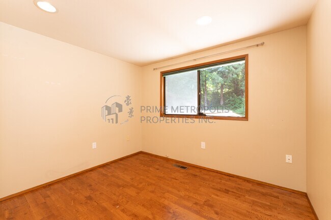 Building Photo - 12460 NE 136th Pl