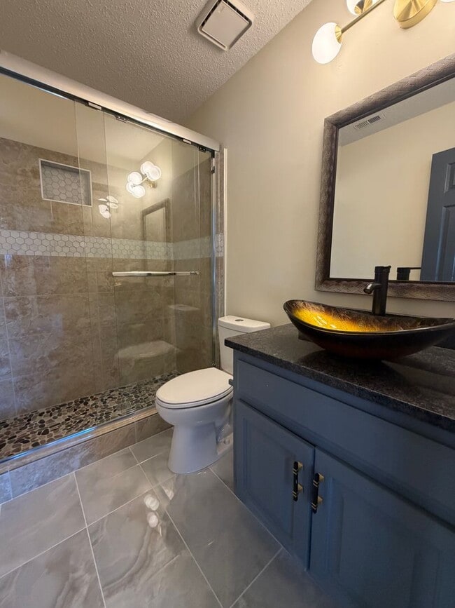 Building Photo - 3 bed | 2.5 bath | 2,630 sq ft